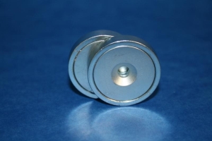 NdFeB Magnetflachgreifer mit Bohrung und Senkung
